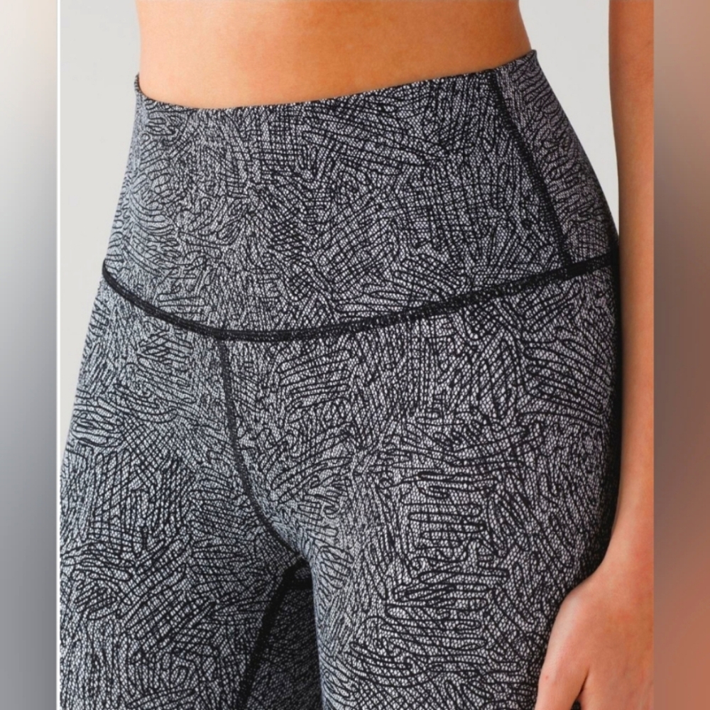 Lululemon High Times PantLine Up White Black sz4